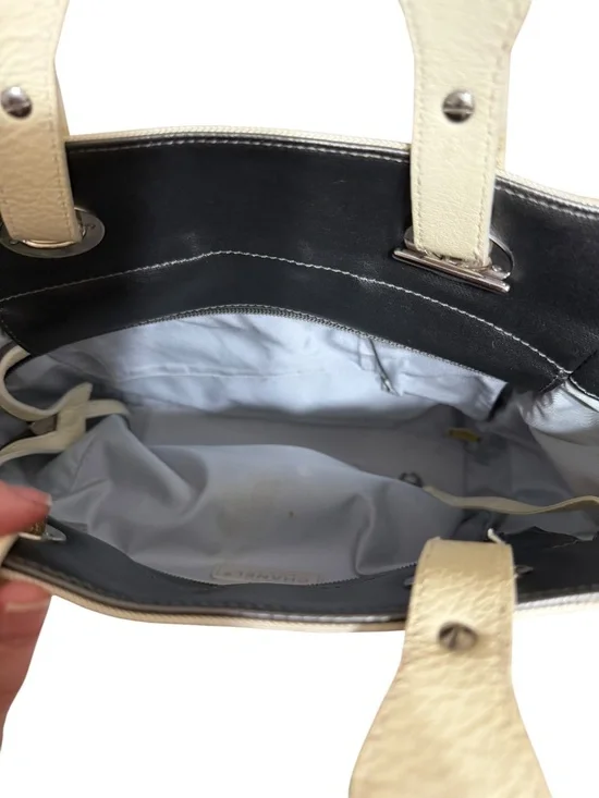 Chanel Biarritz PM Shopper – Metallic Silver/Ivory – Rare Color - Picture 13 of 16